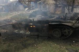 "Приємності на ніч": захисники Луганщини знищили ворожий танк, який ховався за стінами будинку