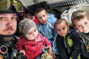 З Лисичанська вдалося вивезти 31 людину: "Це була одна з найважчих евакуацій"