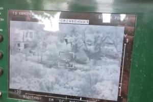 Военные показали, как уничтожают вражескую технику в Рубежном (видео)