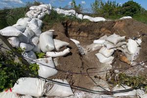 Під Харковом росіяни додумалися використовувати для зміцнення позицій мішки з аміачною селітрою