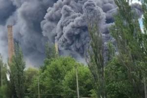 Ворожим авіаобстрілом зруйновано склади з гуманітарною допомогою: Гайдай про ситуацію в Лисичанську