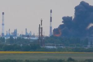 По району Лисичанського НПЗ завдано авіаудару, - Генштаб