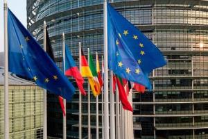 Европарламент рекомендовал предоставить Украине статус кандидата на вступление в ЕС