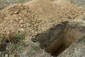 У Росії невідомі осквернюють могили окупантів, які воювали проти України