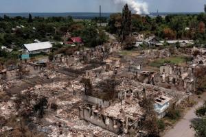 Росіяни досі не можуть захопити Луганщину повністю, два населені пункти тримають оборону, - Гайдай