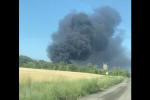Лисичанський НПЗ охоплено вогнем: відео з місця подій