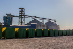 "Опір Маріуполя зростає": у місті палає завод "Сателіт"