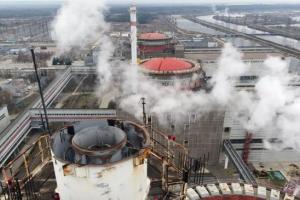 "Реальный риск ядерной катастрофы": в МАГАТЭ чрезвычайно обеспокоены обстрелом Запорожской АЭС