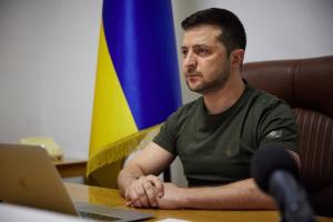Зеленский предлагает парламенту продлить мобилизацию и военное положение