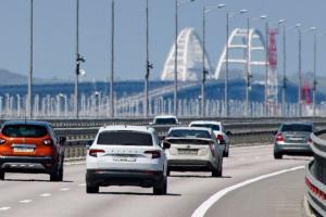 На Крымском мосту зафиксирован новый рекорд трафика