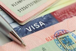 Латвия прекратила выдавать визы гражданам РФ, - СМИ