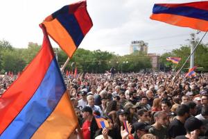 В Армении - акция протеста: протестующие требуют отставки Пашиняна