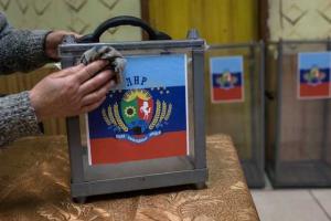Заборона на виїзд, обхід квартир: окупанти готуються до "референдуму" на Луганщині