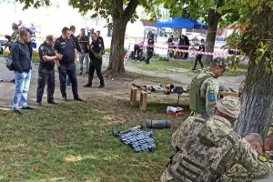 В Чернигове на выставке оружия сдетонировал боеприпас, ранены дети