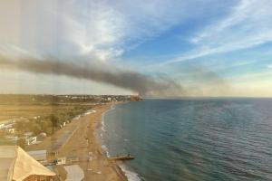 "Внештатная ситуация": в Крыму горит аэропорт Бельбек