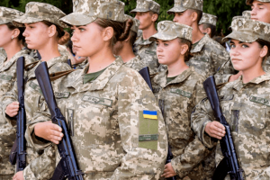 Зеленский подписал закон о добровольном воинском учете женщин в Украине