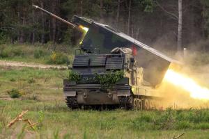 В ближайшие недели Украина получит дополнительные РСЗО MARS II и САУ PzH 2000