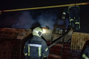 У Лисичанську горів приватний будинок: що відомо