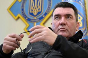 Колаборанти масово тікають з Луганської та Донецької областей до РФ, - Данілов