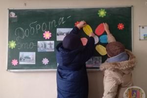 Окупанти вирішили прищепити дітям Лисичанська "сімейні цінності"