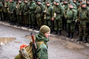 Будут забирать 18-летних: на оккупированной Луганщине россияне организуют призыв "на срочную службу"