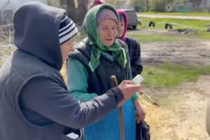 В освобожденные села Луганщины доставлены продуктовые наборы и лекарства - видео