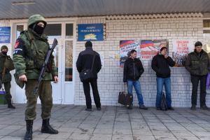 "Избивают и крутят прямо у подъезда": в сети показали кадры "мобилизации" на оккупированной Донетчине