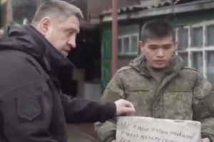Замість сина - цеглина: як "віддячили" сім'ї окупанта, який загинув у Мар'їнці