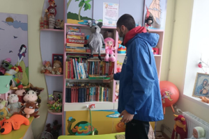 Медицини та дітей немає, а "книжкові полиці" є: новий парадокс від окупантів у Лисичанську