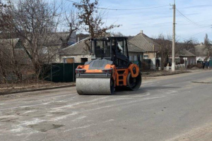 Вместо асфальта - пыль: в Лисичанске устроили показательный "ремонт дорог"
