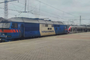 Деякі ділянки "Укрзалізниці" знеструмлені внаслідок ракетної атаки