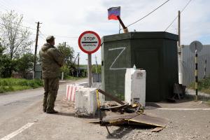 "Після затримання перестала виходити на зв'язок": чим може завершитися спроба виїхати з "ЛНР" до РФ