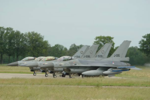 У Нідерландах розповіли, коли та скільки F-16 передадуть Україні
