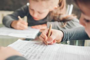 Детей в оккупации учат писать доносы и выявлять "экстремистов", - ЦНС