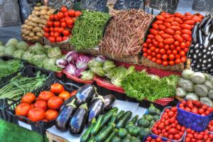 Контролю немає: як визначаються ціни на продукти на окупованій Луганщині