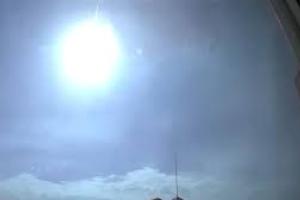 Вночі мешканці низки областей України бачили в небі яскравий спалах: що це було