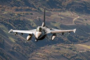 Українські пілоти закінчили навчання на F-16 у США: що далі
