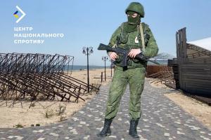 Российские солдаты заселяются в санатории и пансионаты захваченных курортов Украины, - ЦНС