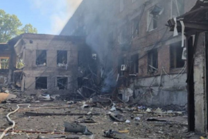 Ракетний удар по Кривому Розі: у місті багато загиблих та постраждалих