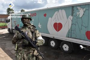"Местным сейчас отказано в выдаче": россияне перенаправляют гуманитарную помощь из ВОТ в Курскую область