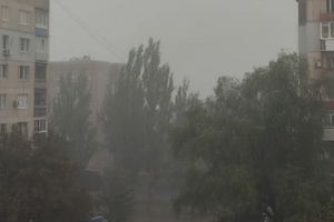 У Лисичанську вирує негода - відео з міста