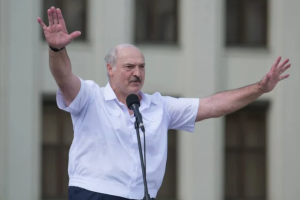 Лукашенко дав пораду білорусам звикати до думок про іншого президента