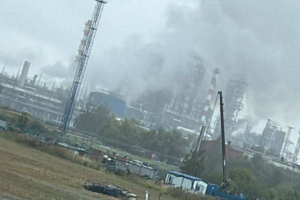 У російському Омську стався потужний вибух на НПЗ - фото, відео