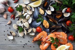 Чем полезны морепродукты для человека?