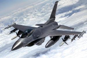 Україна отримала від Нідерландів першу партію F-16: скільки всього буде поставлено винищувачів та в які терміни