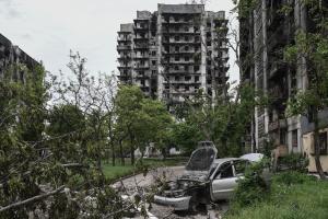 "Виділені кошти зникли": як у Маріуполі "відновлюють" будинки