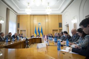 Коли Україна буде готова презентувати мирний план: названі терміни