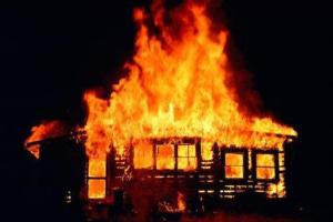 На Луганщині вогнем знищено ще одне селище через бездіяльність "влади"