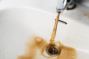 рыжая вода