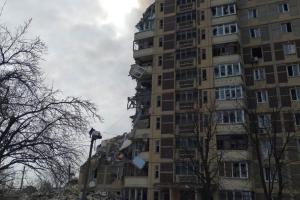 Россияне "освободили" еще одну многоэтажку в Авдеевке - фото